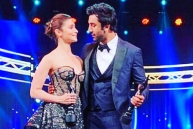 Watch: Alia Bhatt Says &lsquo;I Love You&rsquo; to Ranbir Kapoor in Her Filmfare Winning Speech for Raazi