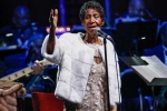 Aretha Franklin died, Aretha Franklin age, aretha franklin gravely ill with cancer reports, Elton john