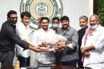 Chiranjeevi YS Jagan, Mahesh Babu, megastar resolves the movie tickets issue in andhra pradesh, Posani krishna murali