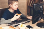 children eating junk food, children using internet, more internet time soars junk food request by kids study, Fizzy drink