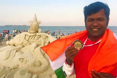 Indian Sand Artist Sudarsan Pattnaik Wins People&rsquo;s Choice Award in Boston Sand Art Contest