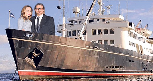 It's a floating wedding for Brangelina},{It's a floating wedding for Brangelina