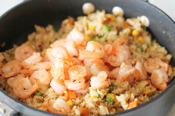 Chicken and Shrimp fried rice that tastes heavenly},{Chicken and Shrimp fried rice that tastes heavenly