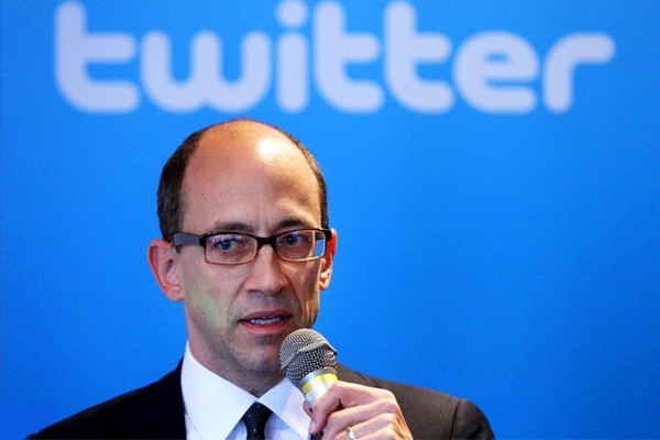 Twitter CEO Dick Costolo steps down and Jack Dorsey may take charge},{Twitter CEO Dick Costolo steps down and Jack Dorsey may take charge